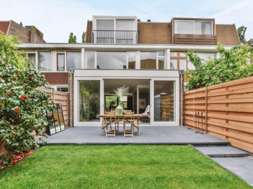 Bloeituin - Tuin inruilen voor een aanbouw?